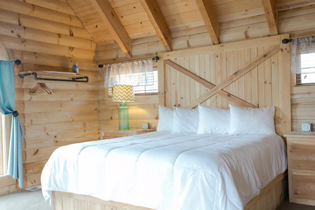 Hummingbird Haven Cabin By Amish Country Lodging Berlin Εξωτερικό φωτογραφία