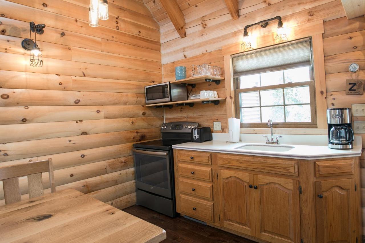 Hummingbird Haven Cabin By Amish Country Lodging Berlin Εξωτερικό φωτογραφία